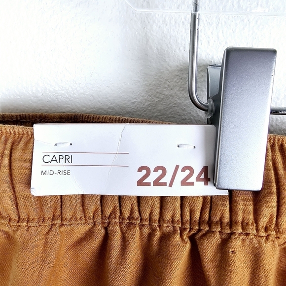 Lane Bryant #1125829 Soft Slub Boyfriend Mid-Rise Capri Pants NWT - Picture 9 of 10